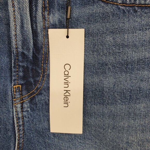 NWT Calvin Klein Jeans A Line High Rise 5.5" Inseam Denim Jean Shorts Size 28 - Picture 6 of 10